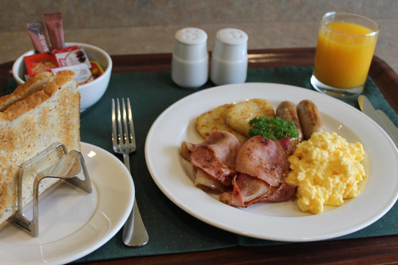 Cornwall Motor Lodge Palmerston North Esterno foto